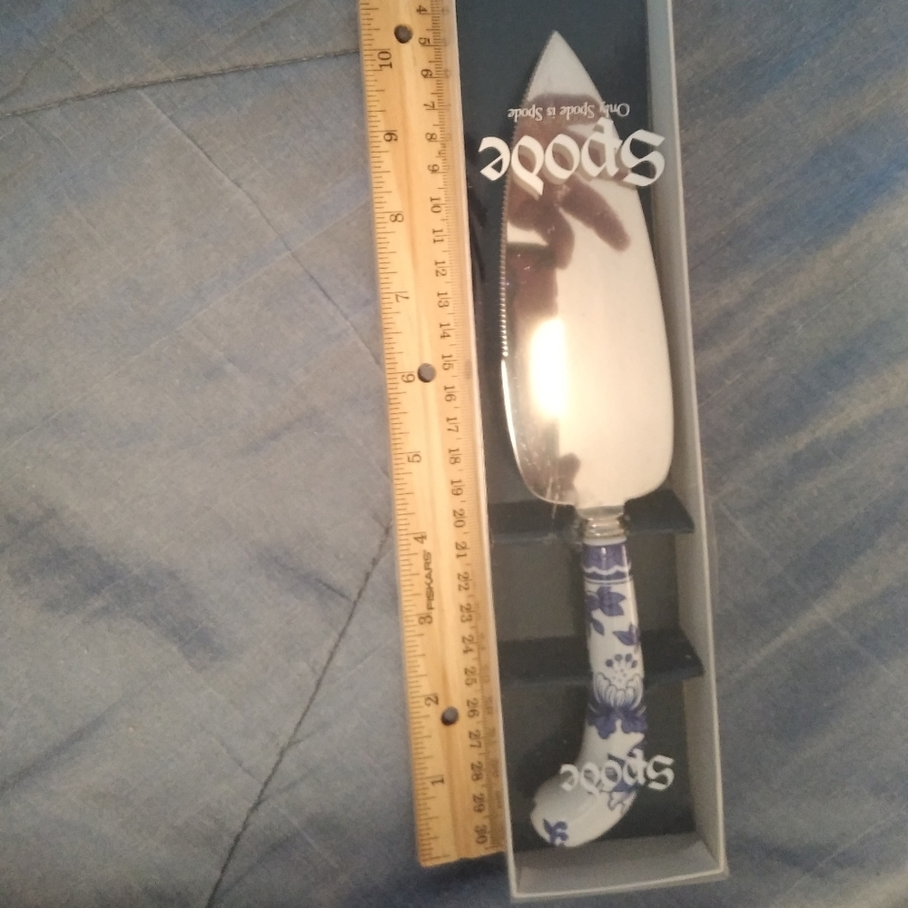 Blue and white porcelain handle serving knife